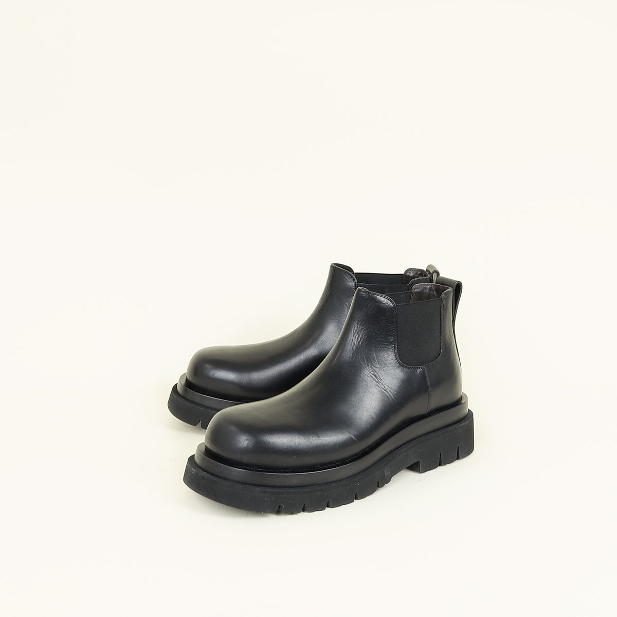 Bottega Veneta Black Lug Chelsea Ankle Boot 41 – THE CLOSET