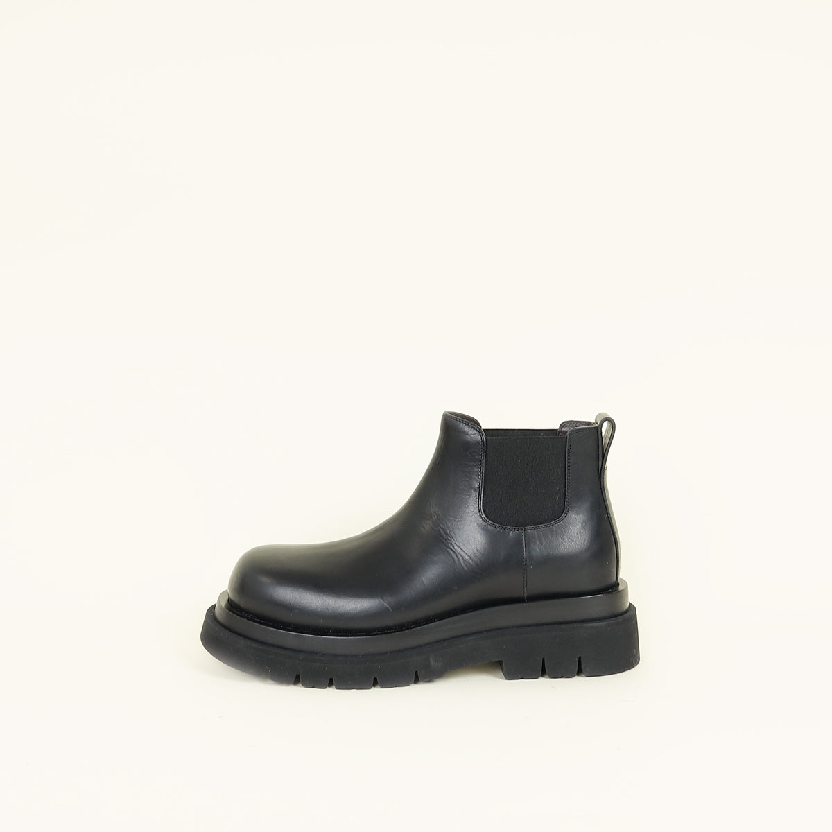 BOTTEGA VENETA ラグブーツ 41 Bottega Veneta Black Lug Chelsea Ankle Boot 41 – THE CLOSET