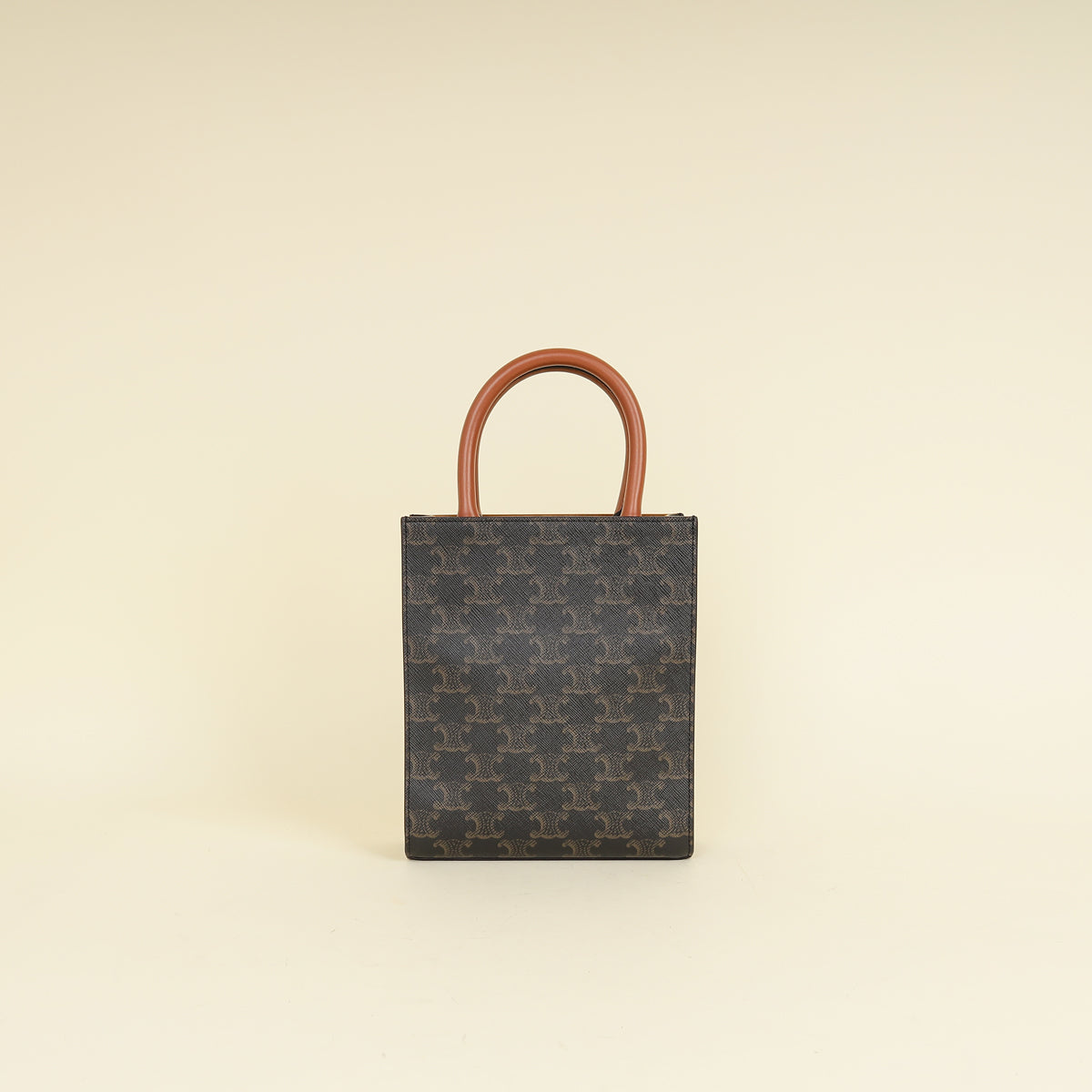 カプりコCELINE セリーヌ Celine Tricolor Triomphe Mini Vertical Cabas Bag – THE CLOSET
