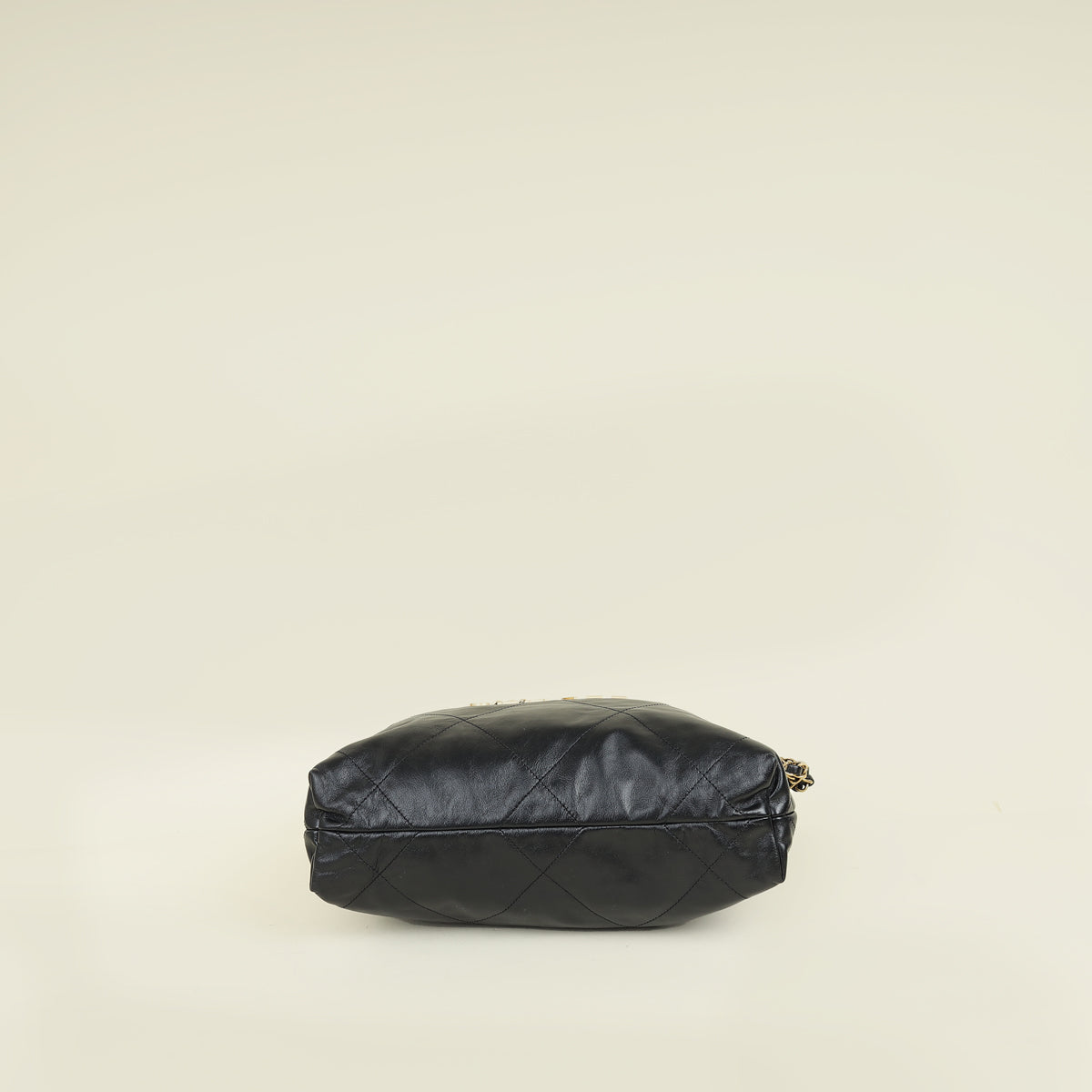 Chanel Black 22 Small Shoulder Bag – THE CLOSET display picture 1