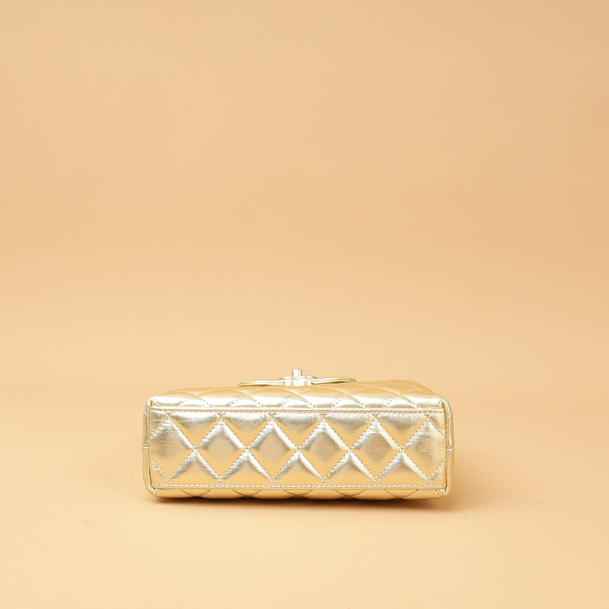 CHANEL ゴールド キルティング ケース　新品 Chanel Metallic Gold Mini Kelly Bag – THE CLOSET
