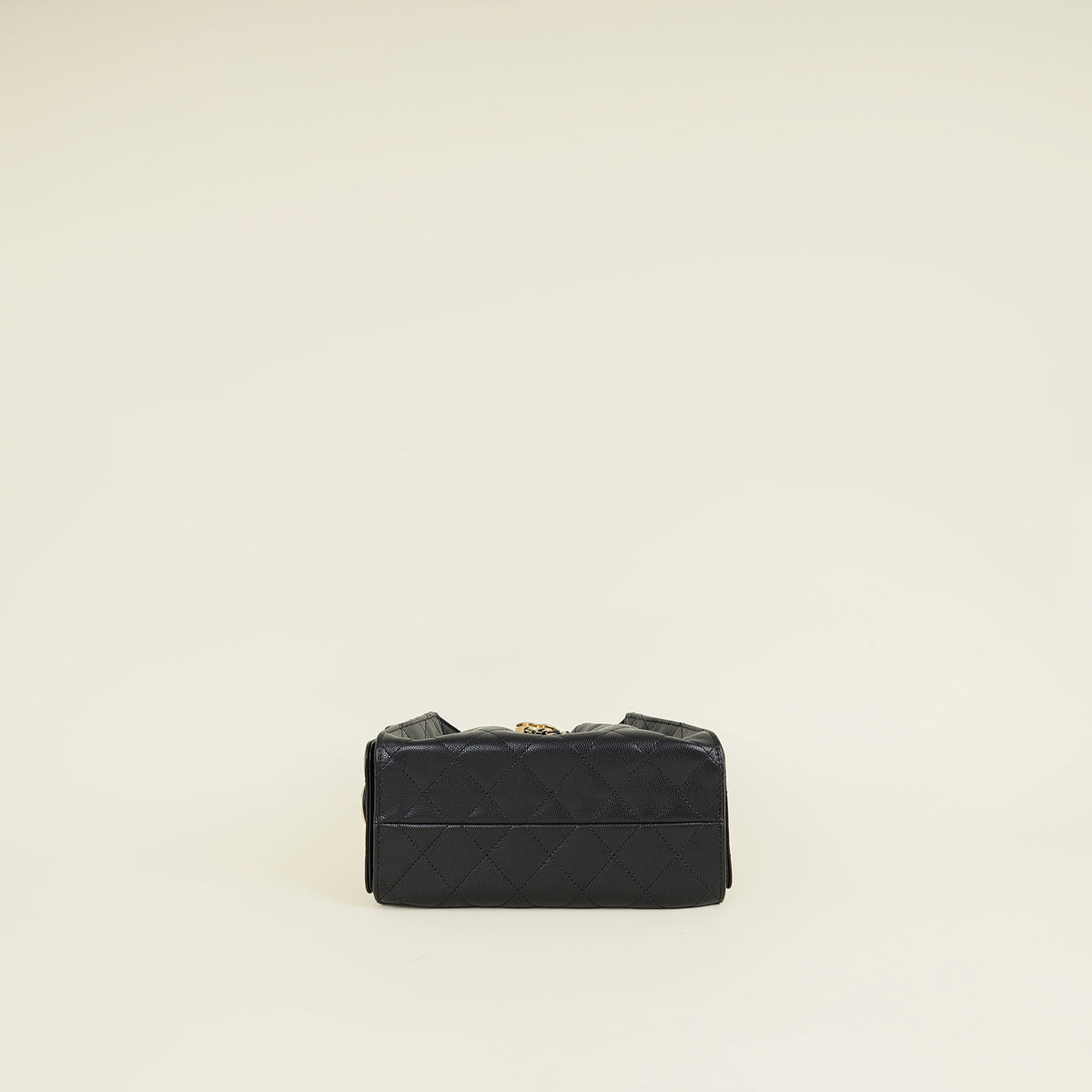 CHANEL ブラック キルティング ミニバッグ Chanel Black 25 Mini Bag – THE CLOSET