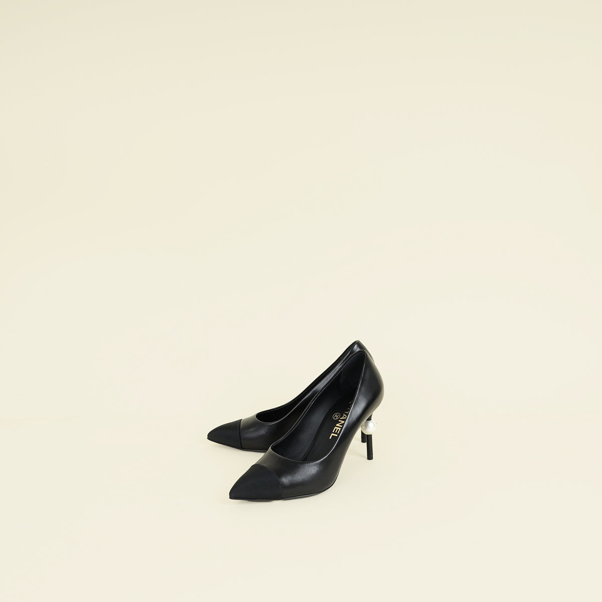 CHANEL CLASSIC PUMP ブラック 36 Chanel Black CC Pearl Pump 36 – THE CLOSET