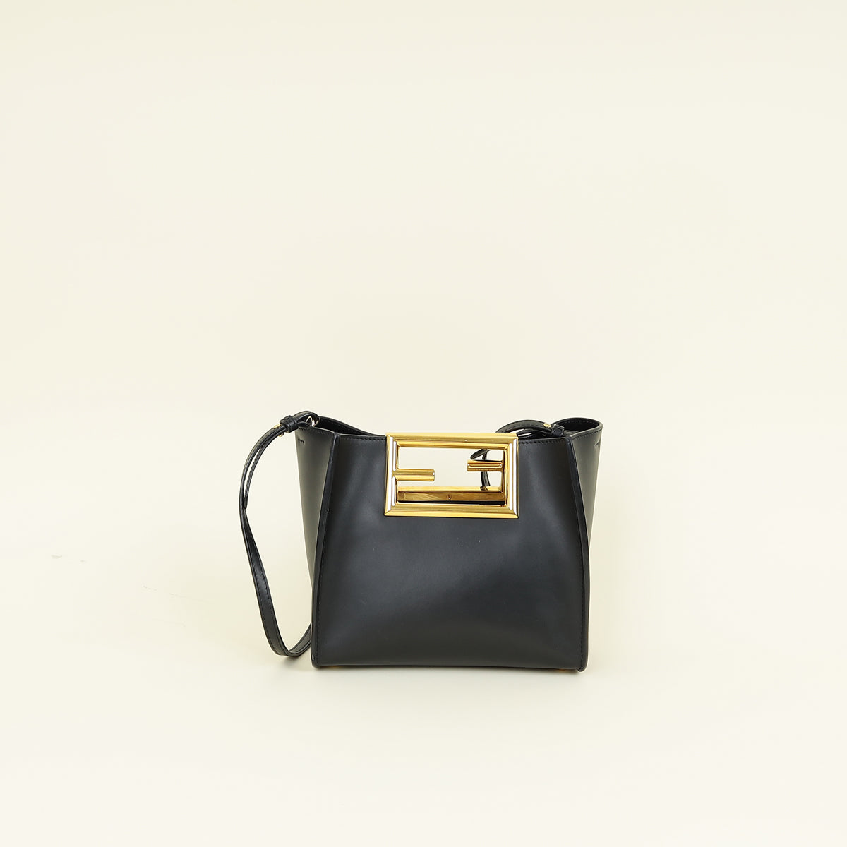 Fendi Black Way Vitello King Tote Bag – THE CLOSET