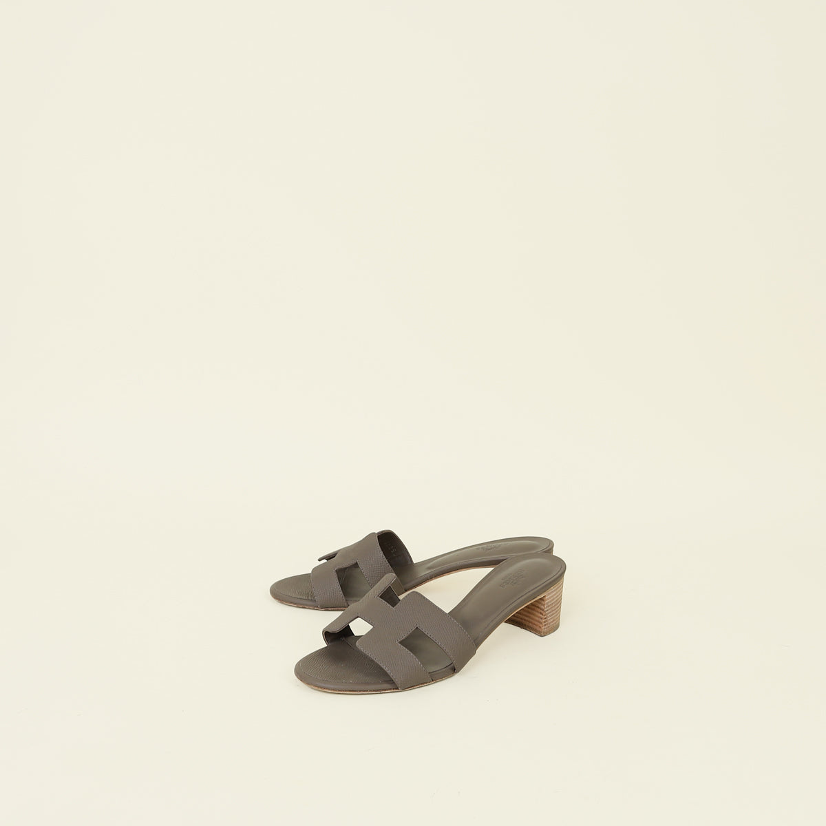 Hermes Etain Oasis Sandals 39 – THE CLOSET