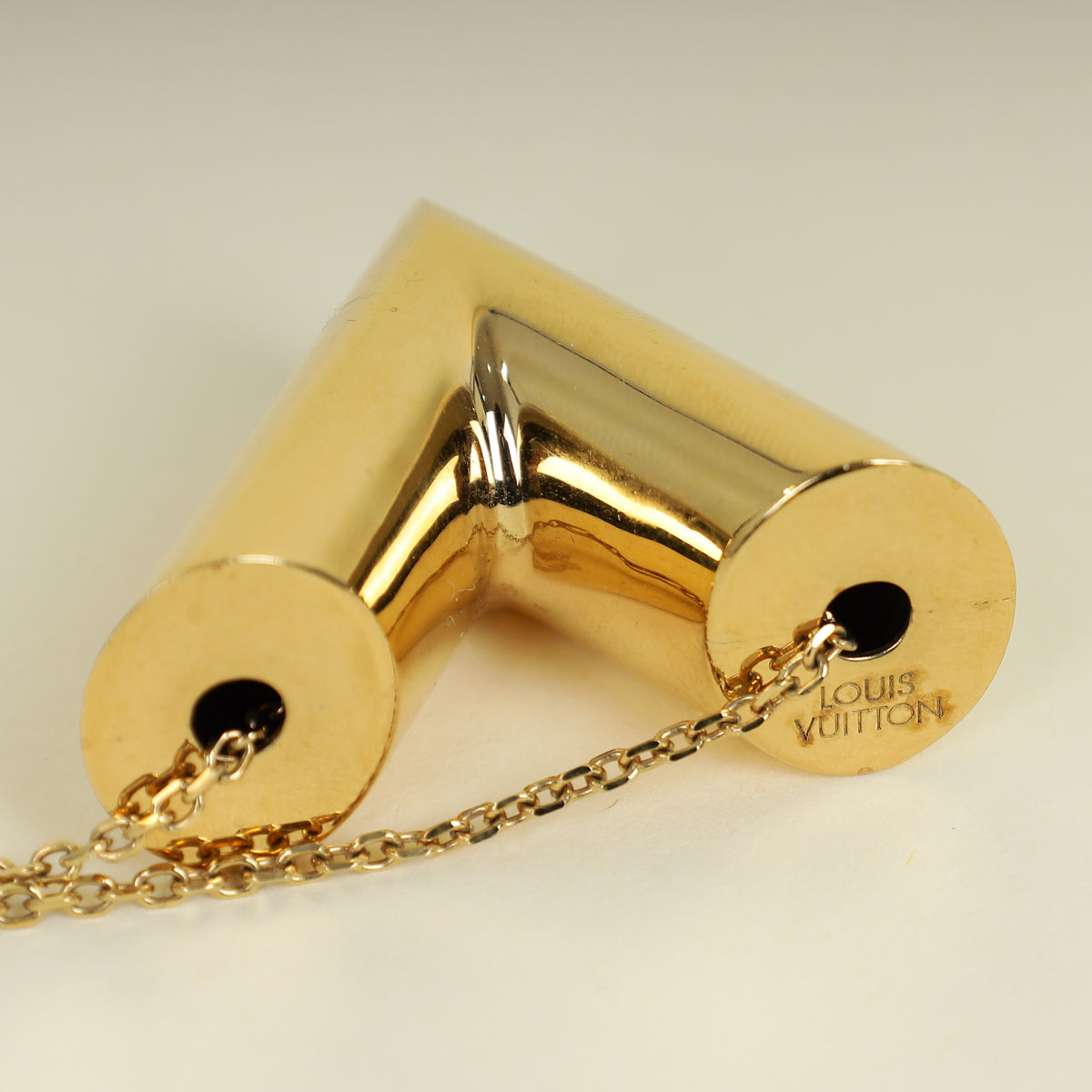 Louis Vuitton Gold Finish Essential V Necklace – THE CLOSET