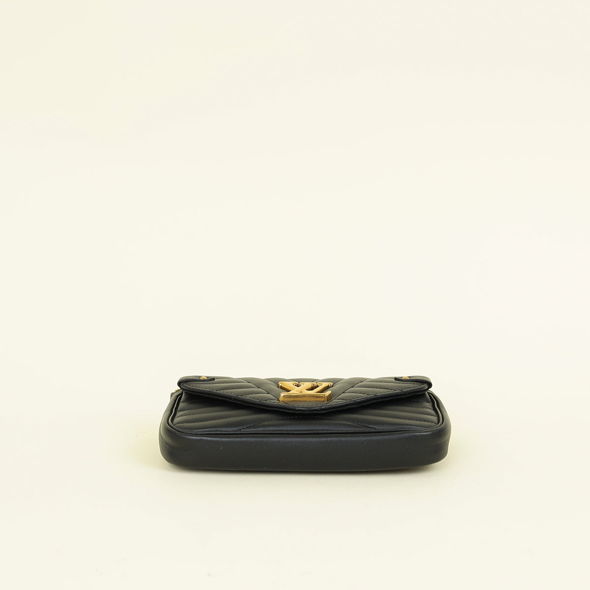 Louis Vuitton Black New Wave Chain Pochette – THE CLOSET