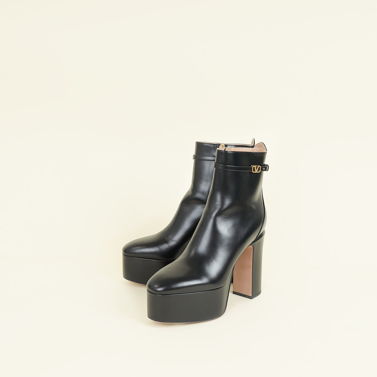 Valentino Black Vlogo Tan-Go Platform Ankle Boots 39.5 – THE  display picture 1