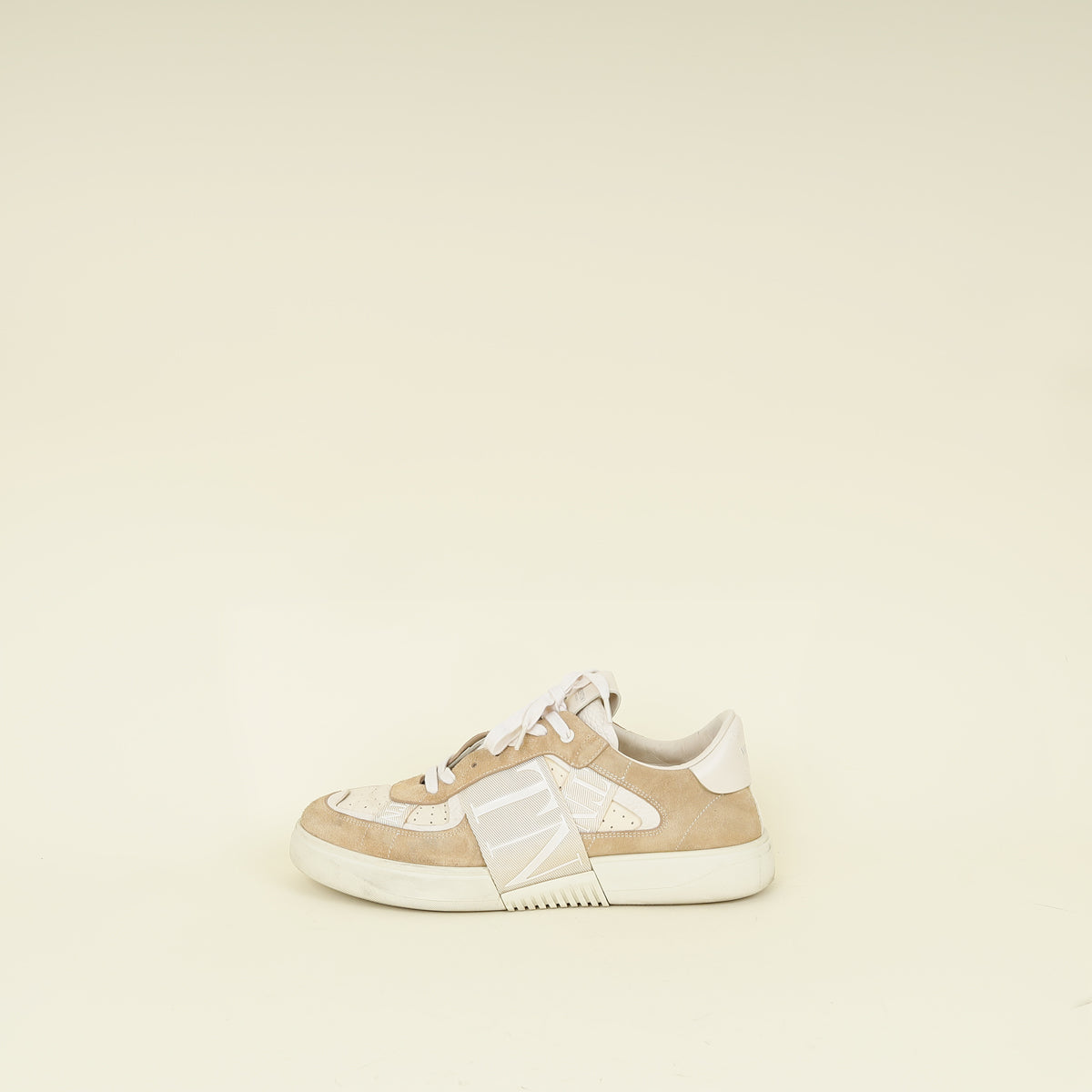 Valentino Beige VLTN Logo Sneaker 44 – THE CLOSET
