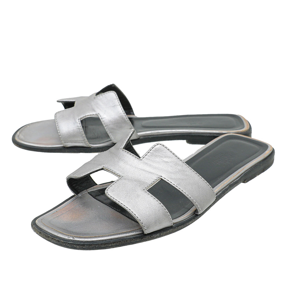 Hermes Gris Argente Oran Slide Sandal 38 – THE CLOSET