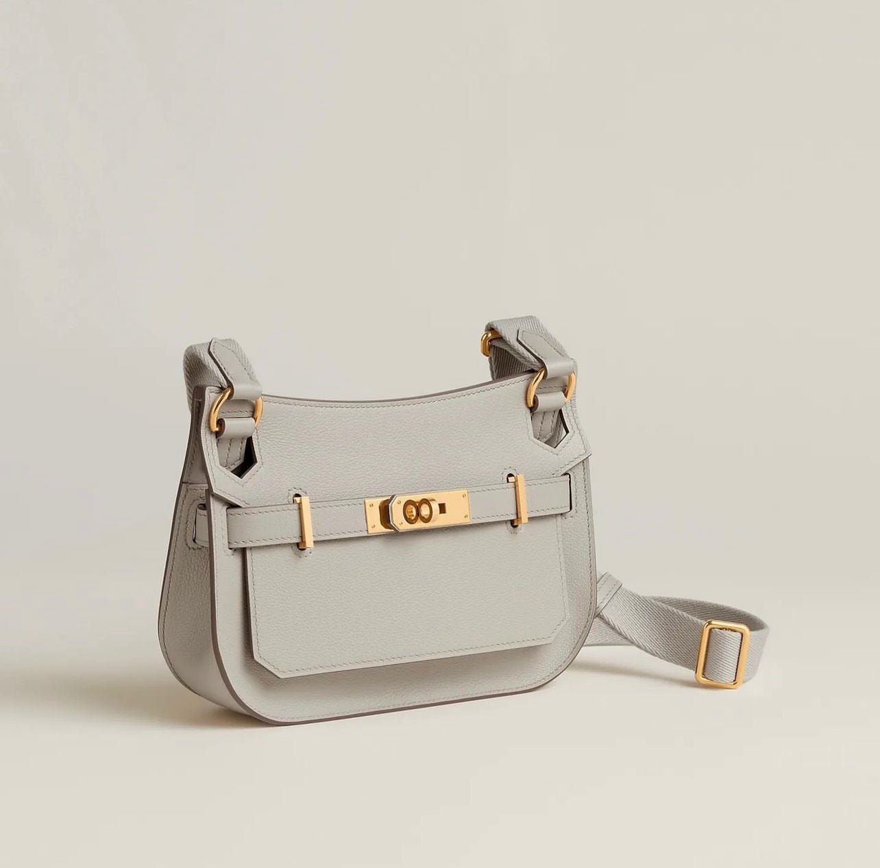 Hermès is releasing mini Jypsiere in their FW2022 collection and