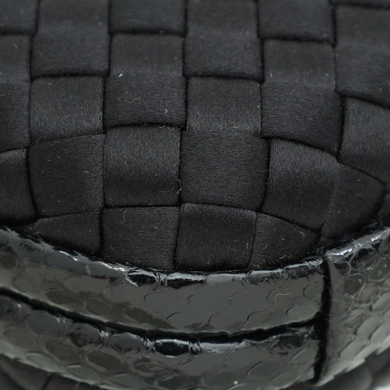 Load image into Gallery viewer, Bottega Veneta Black Knot Intrecciato Silk Chain Clutch Bag
