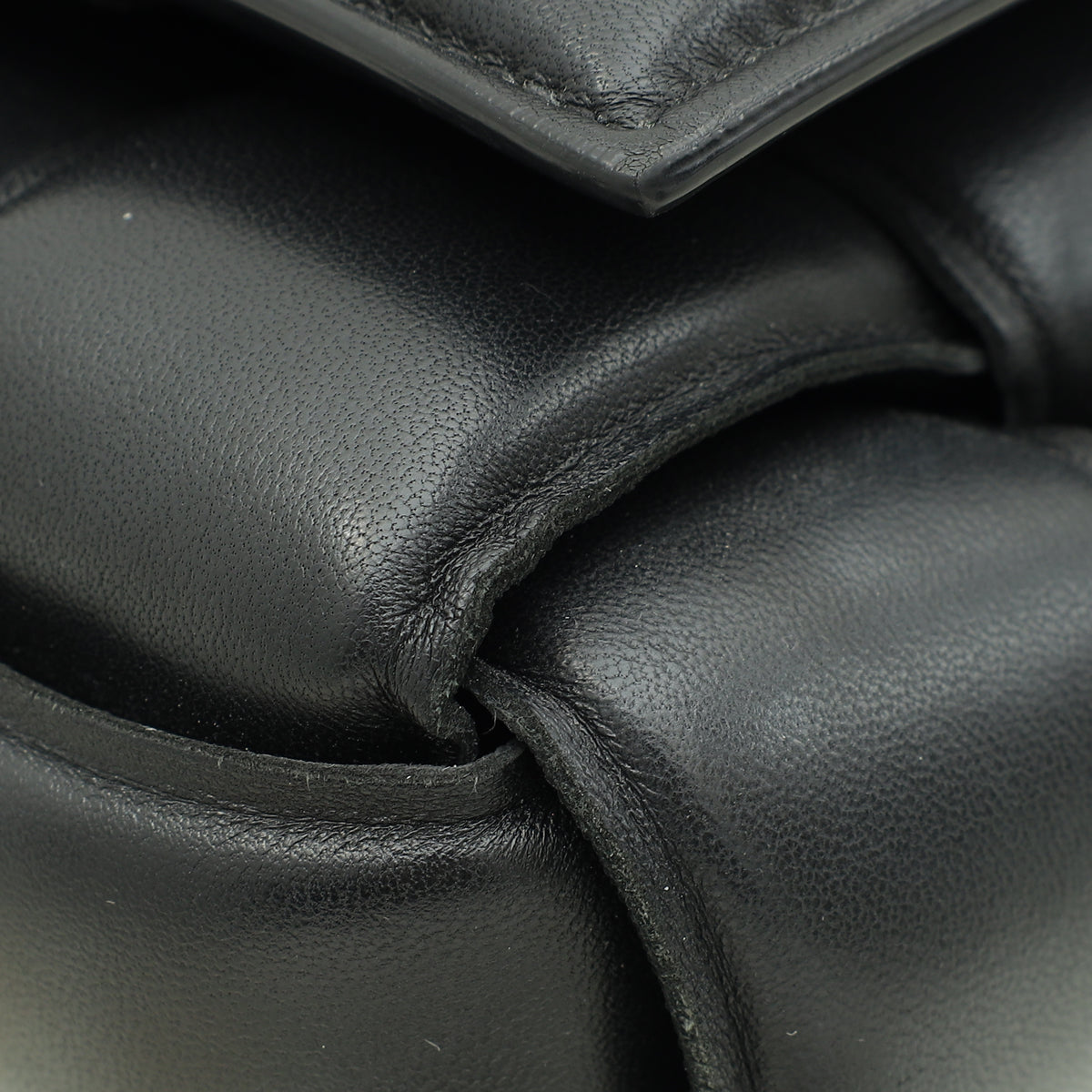 Bottega Veneta Black Maxi Intrecciato Padded Cassette Classic Bag