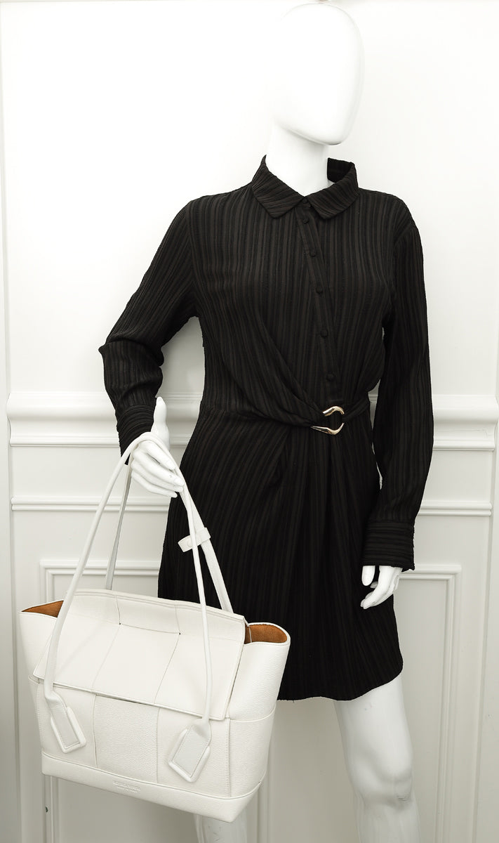 Bottega Veneta White Arco Medium Tote Bag – THE CLOSET