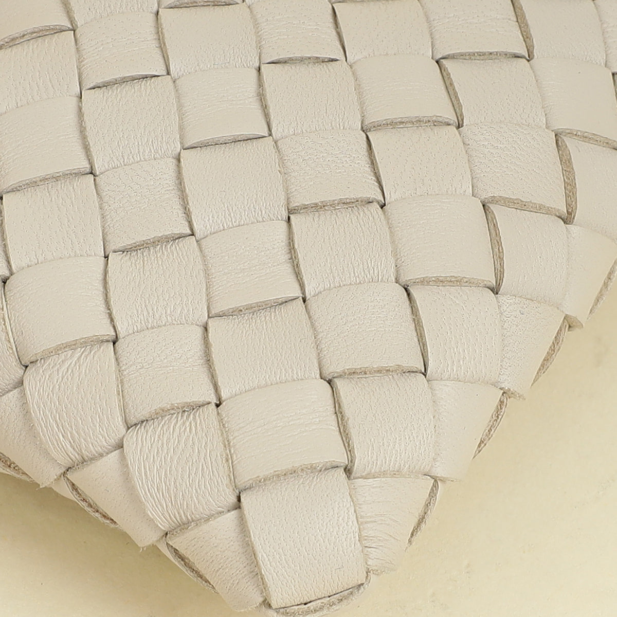 Bottega Veneta Ivory Intrecciato Zipped Pouch on Strap