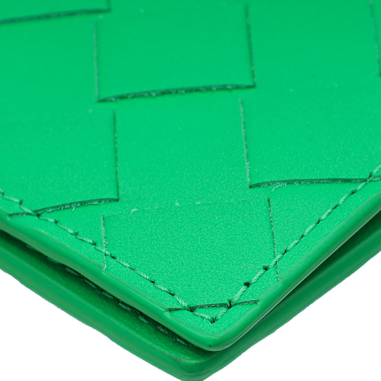 Load image into Gallery viewer, Bottega Veneta Parakeet Intrecciato Passport Holder
