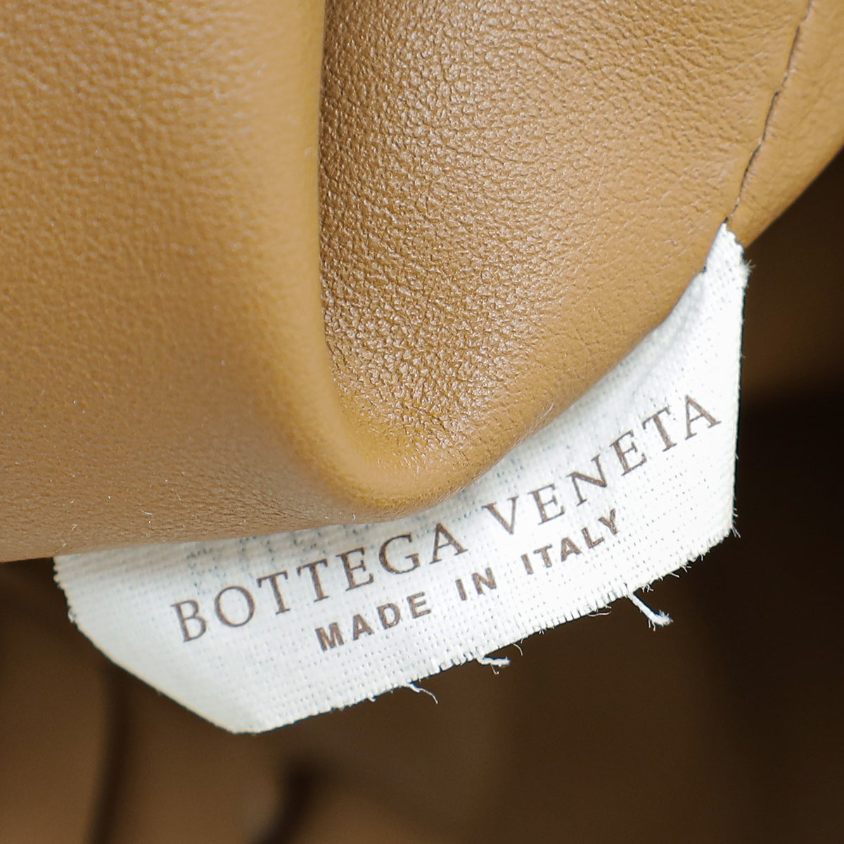 Bottega Veneta Camello Small The Shoulder Pouch – THE CLOSET