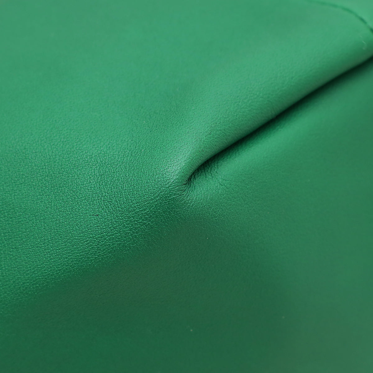 Load image into Gallery viewer, Bottega Veneta Racing Green Double Knot Mini Bag
