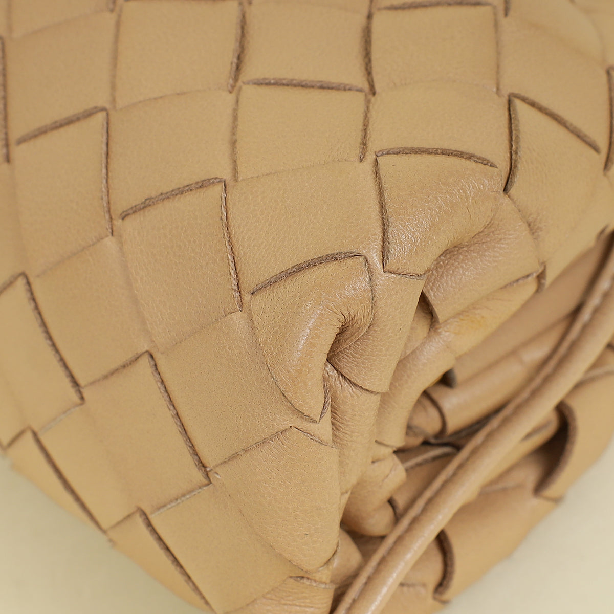 Bottega Veneta Beige Intrecciato Nappa Mini Pouch Bag – THE CLOSET