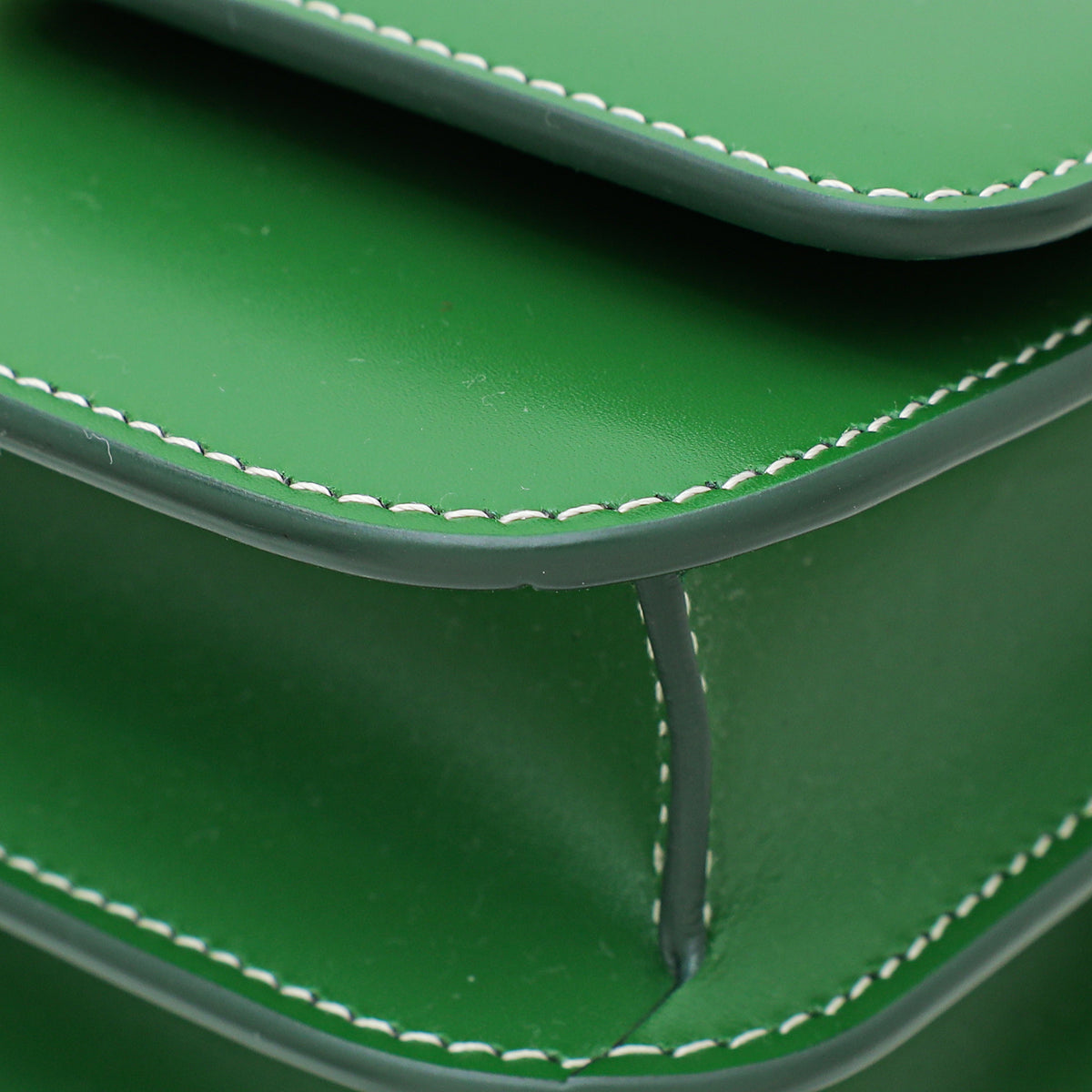 Burberry Ivy Green TB Flap Small Bag – THE CLOSET
