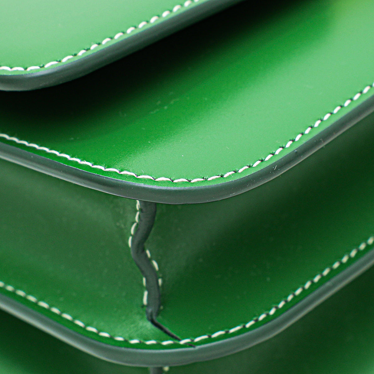 Burberry Ivy Green TB Flap Small Bag – THE CLOSET