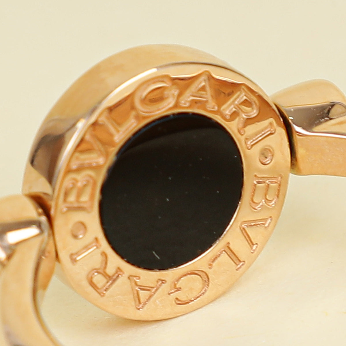 Bvlgari 18K Rose Gold Bvlgari Flip MOP Onyx Ring 54