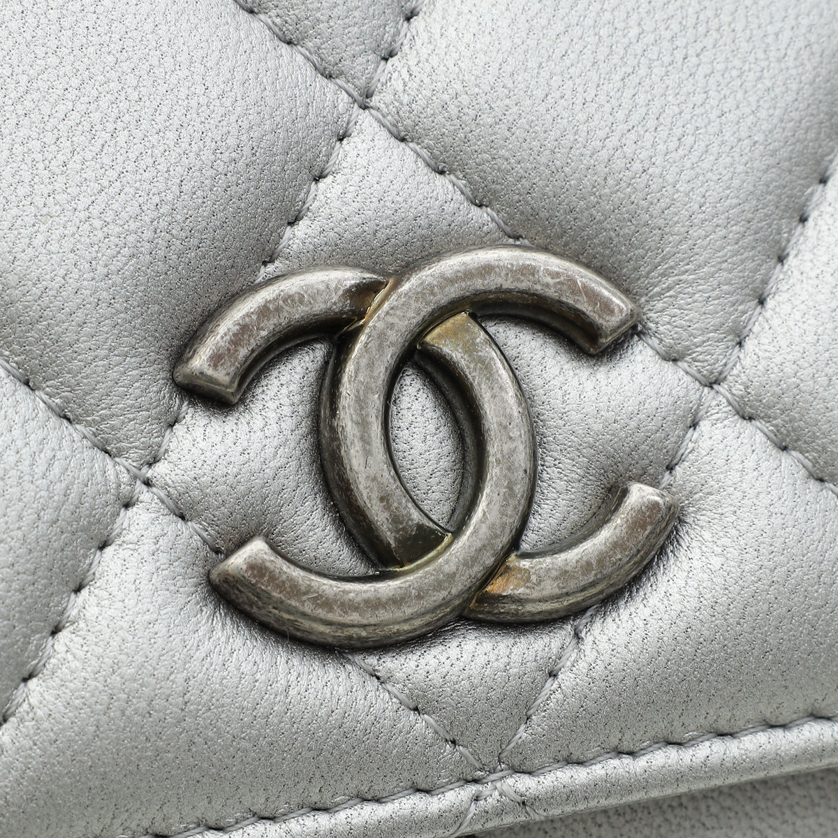 Chanel Silver Grey CC Multi Pochette Crossbody Bag – THE CLOSET