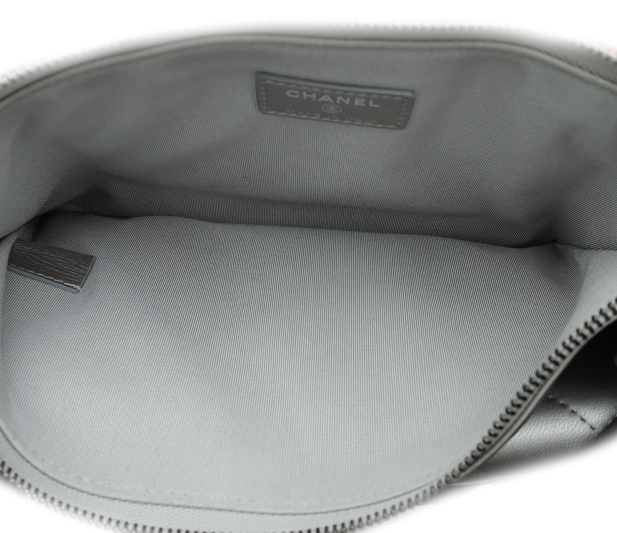 CHANEL ボディバッグ　シルバー Chanel Silver Grey CC Multi Pochette Crossbody Bag – THE CLOSET