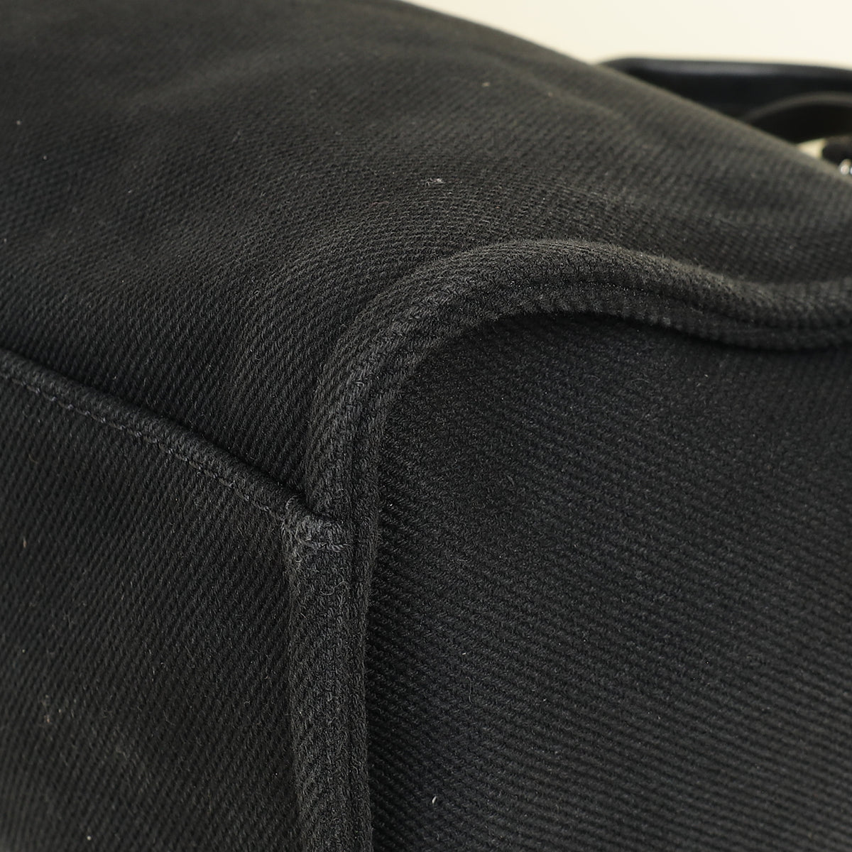 Chanel Black CC Pearl Deauville Mixed Fibers Medium Tote Bag