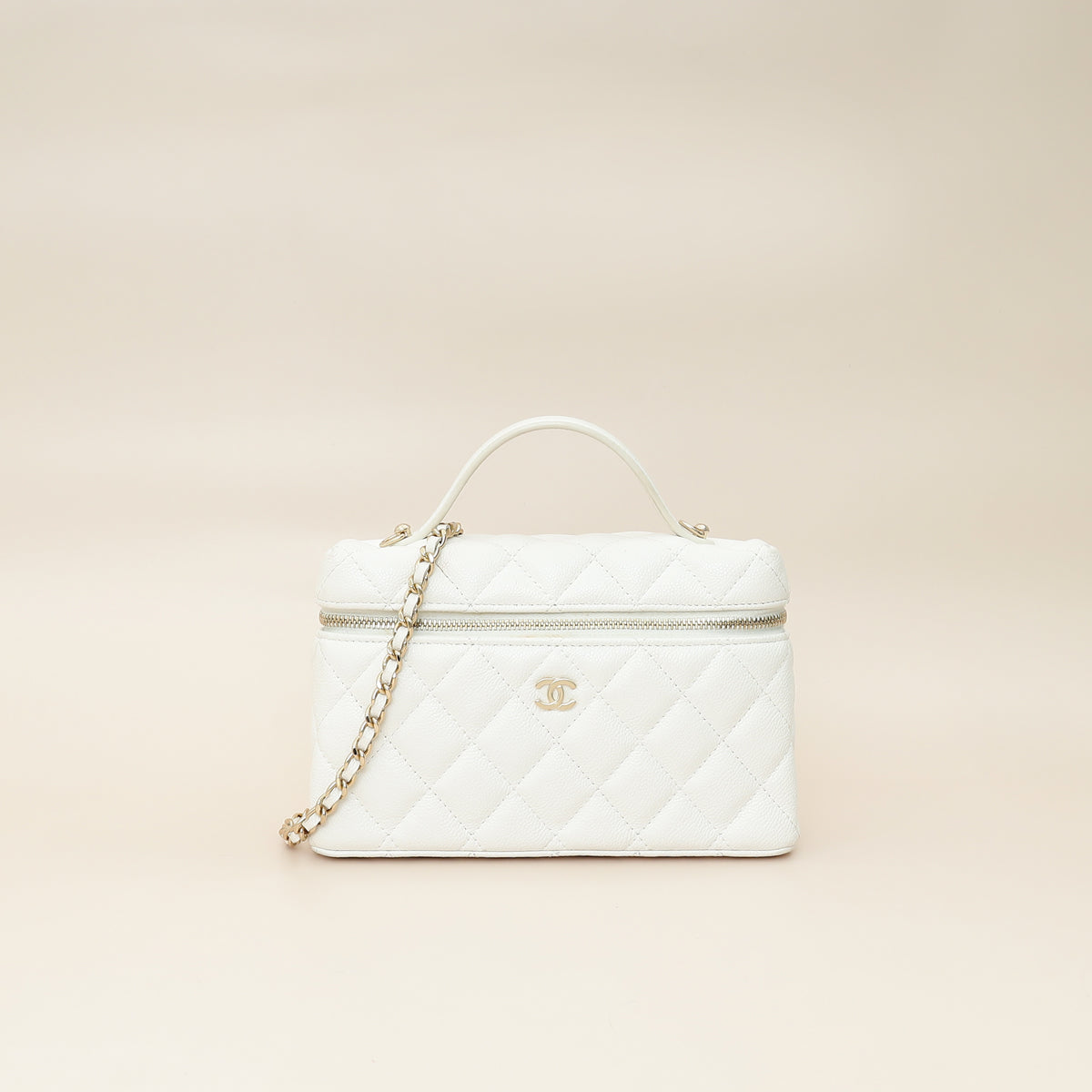 Chanel White CC Quilted Top Handle Slim Vanity With Chain THE CLOSET chanel-white-cc-quilted-top-handle-slim-vanity-with-chain-the-closet