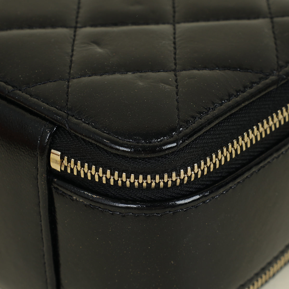 Chanel Black CC Top Handle Vanity Case Bag – THE CLOSET