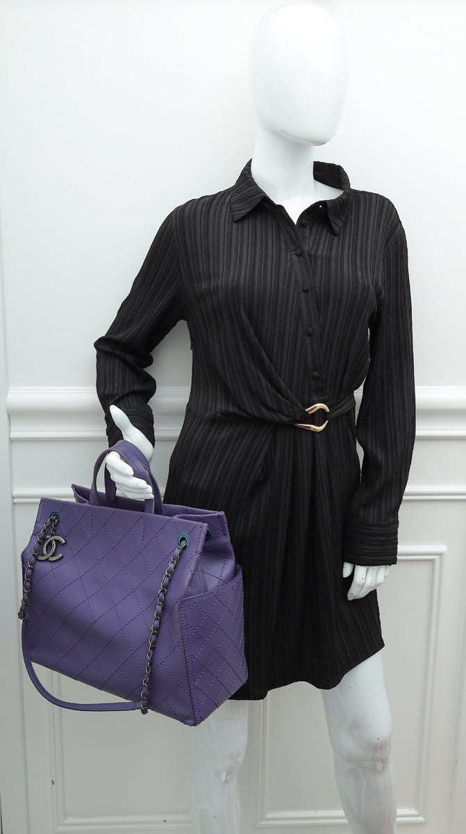 Load image into Gallery viewer, Chanel Purple CC Pocket Tote Quilted Medium Bag
