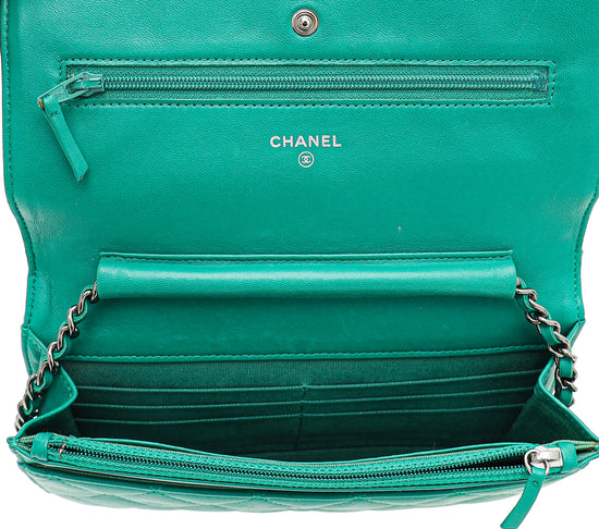 Chanel Green CC Classic Wallet On Chain