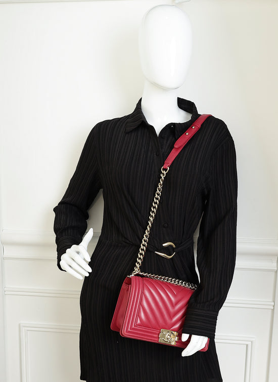 Chanel Dark Fuchsia Le Boy Chevron Medium Flap Bag