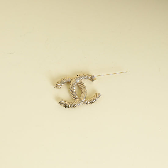 Chanel Light Gold CC Twisted Crystal Brooch