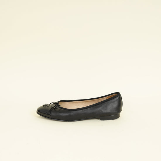 Chanel Black CC Cap Toe Flat Ballerina 38