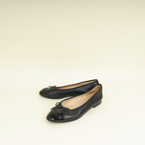 Chanel Black CC Cap Toe Flat Ballerina 38