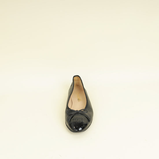 Chanel Black CC Cap Toe Flat Ballerina 38
