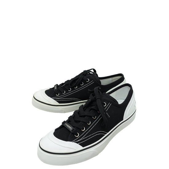 Chanel Bicolor Lace Up Low Top Sneakers 41.5