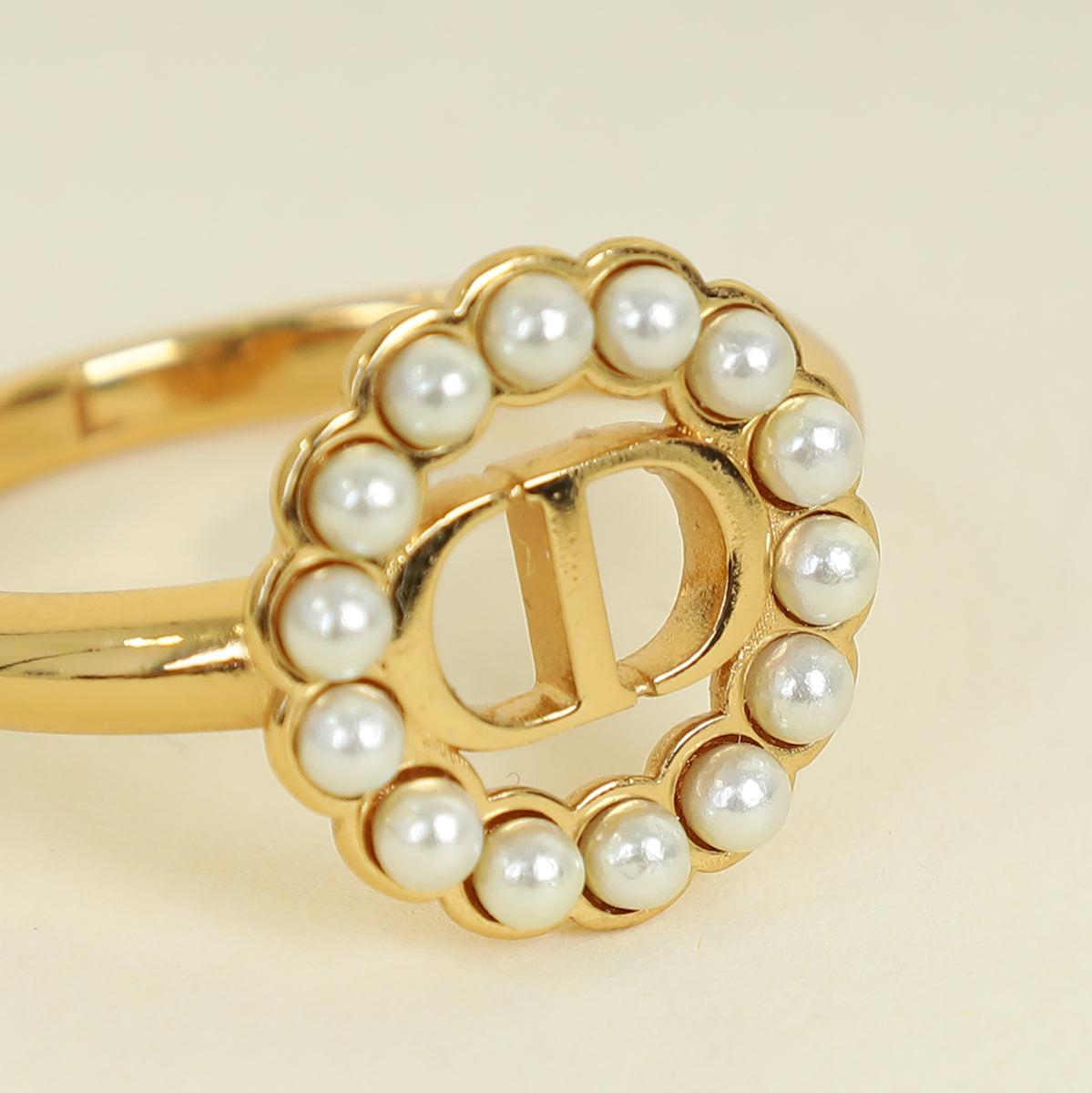 Christian Dior Gold Petit CD Lucky Baroque Ring – THE CLOSET