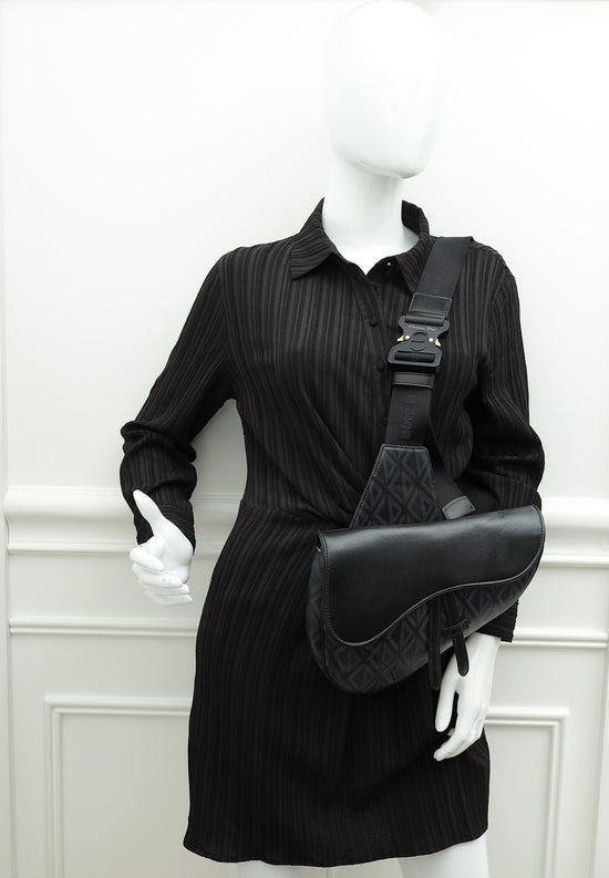 Load image into Gallery viewer, Christian Dior Black CD Diamond Print Saddle Crossbody Bag
