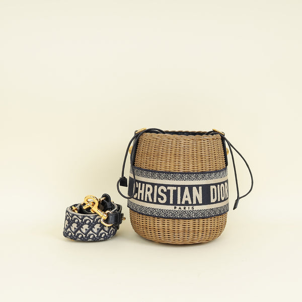 まーる　CHRISTIAN DIOR ラタンかごバッグ Christian Dior Navy Blue Oblique Wicker Bucket Bag | Pre-Owned The