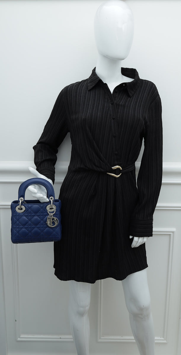 Dior belt bag  Belt bag outfit, Christian dior bags, Outfits