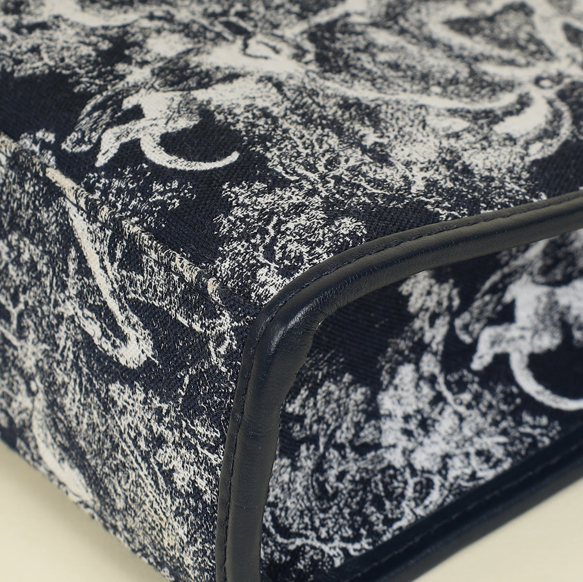 Christian Dior Navy Blue Toile De Jouy 30 Montaigne Pouch