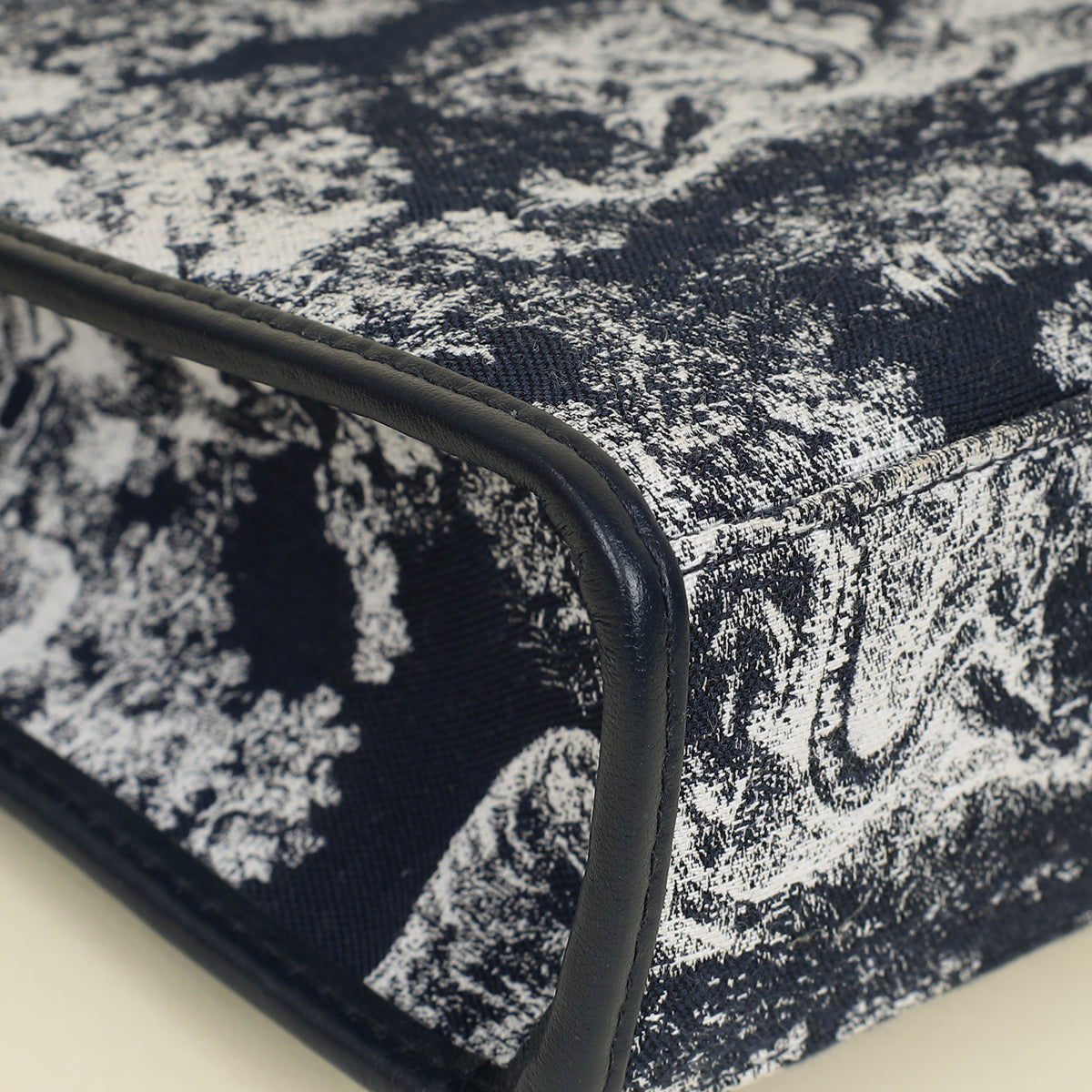 Christian Dior Navy Blue Toile De Jouy 30 Montaigne Pouch