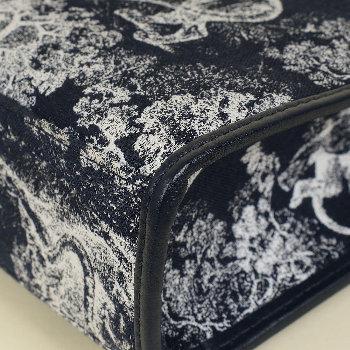 Christian Dior Navy Blue Toile De Jouy 30 Montaigne Pouch