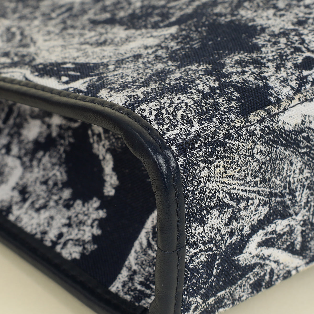 Christian Dior Navy Blue Toile De Jouy 30 Montaigne Pouch