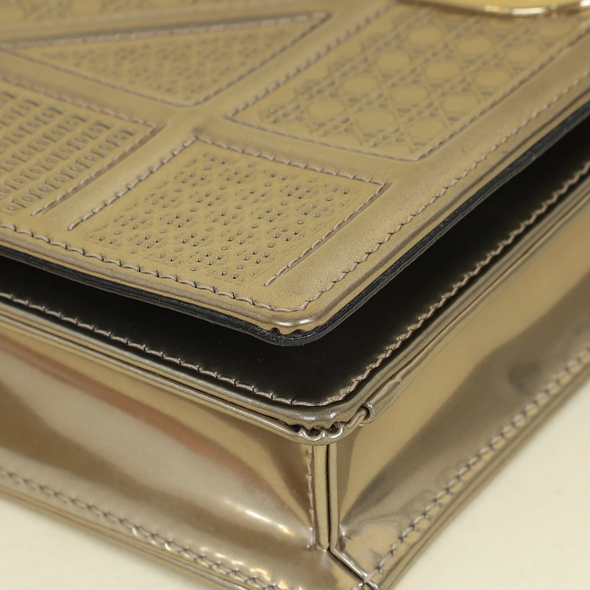 Christian Dior Champaign Diorama Microcannage Wallet On Chain