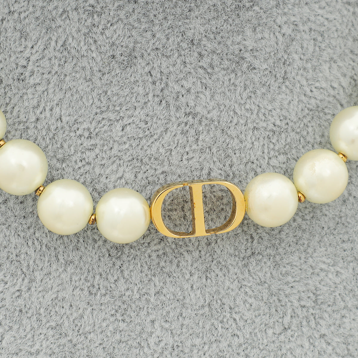 Christian Dior White 30 Montaigne Choker Necklace