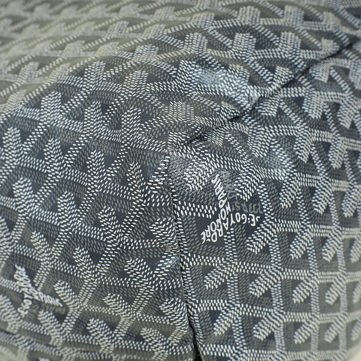 Goyard Grey Goyardine Saint Louis GM Bag W/ Clip | Pre-Owned The